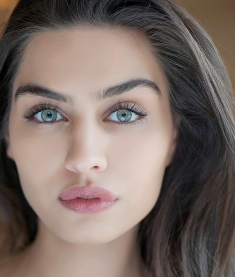 Turkish model & actress - Amine Gülşe.  Her eyes are the color of bismuth crystals and are mesmerizing. Turkish Women Beautiful, Turkish Women, Most Beautiful Eyes, Turkish Beauty, Beautiful Lips, Beauty Face, Girl Face, Beautiful Eyes, Blue Eyes