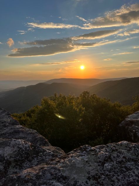 Sunset Pictures Mountains, Hike Pictures, Summer Core, Sagada, Adventurous Things To Do, Hiking Aesthetic, Gorgeous Scenery, Nature Scenery, Early Mornings