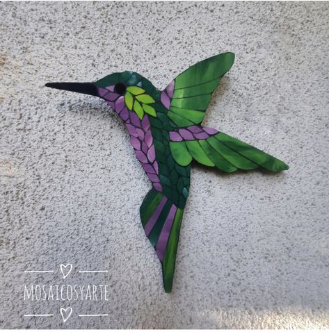 Hummingbird Mosaic Pattern, Hummingbird Mosaic Ideas, Hummingbird Mosaic, Stained Glass Mosaic Art, Mosaic Stepping Stone, Mosaic Art Diy, Ceramic Tile Art, Mosaic Animals, Rock Garden Design