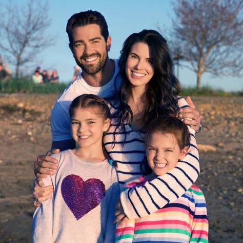 Chesapeake Shores Hallmark, Meghan Ory, Christmas Movies On Tv, Chesapeake Shores, Family Christmas Movies, Movie Schedule, Ghostbusters Movie, Jesse Metcalfe, Hallmark Movies