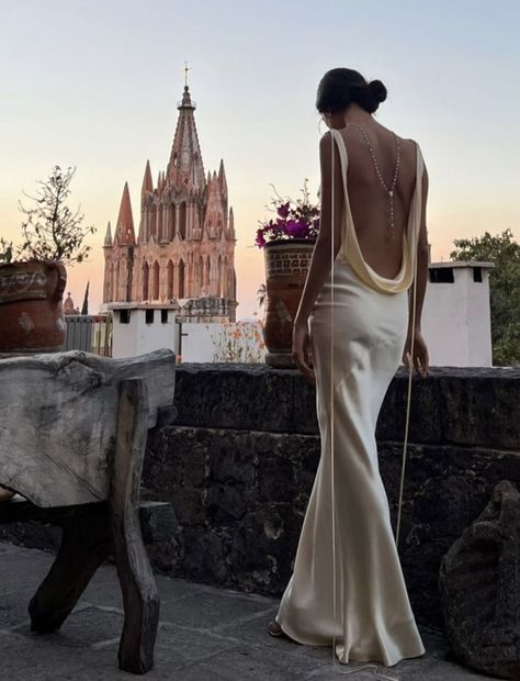 Graduate Dress, Cream Formal Dresses, Mirror Palais, Cowl Dress, Classy Prom Dresses, Prom Dress Inspiration, Senior Prom, Prom Outfits, Grad Dresses