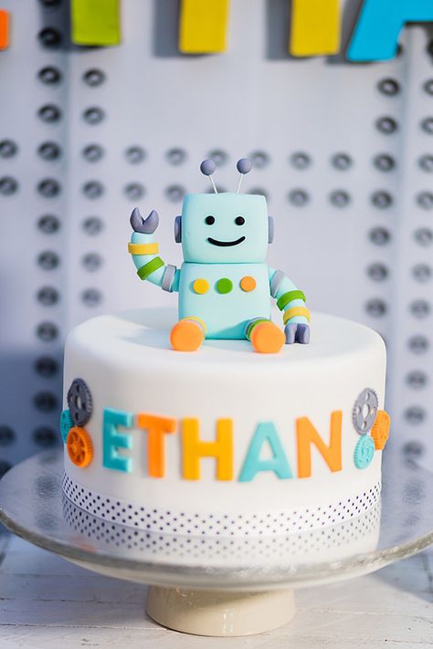 Robot Cake, Star Wars Birthday Cake, Cake Designs For Boy, Football Birthday Cake, Twin Birthday Cakes, Spiderman Birthday Cake, Mickey Mouse Birthday Cake, Strawberry Birthday Cake, Robot Birthday Party