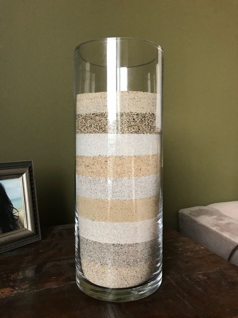 Sand Jar Ideas, Sand Keepsake Ideas, Beach Sand Display Ideas, Sand Display Ideas, Sand Filled Vase Ideas, Sand Vase Decor, Sand Layers Jar, Beach Sand Jar Ideas, Display Beach Sand