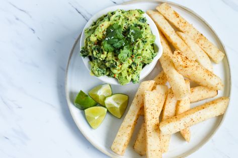 Superfood Guacamole + Jicama Dipping "Fries" Tuna Tacos Recipe, Jicama Chips, Locarb Recipes, Keto Tuna, Tuna Tacos, Fertility Smoothie, Paleo Pumpkin, Healthy Apple, Chips Recipe