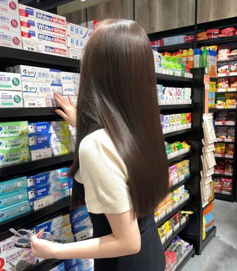 Hairstyles Layers, Kore Ulzzang, Long Shiny Hair, Korean Hair Color, Hair Inspiration Long, Hairstyles Women, Women's Hairstyles, Long Brown Hair, Haircuts Straight Hair