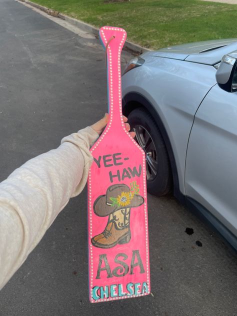 Paddle Sorority Big, Paddle Sorority, Big Little Paddles, Paddle Ideas, Sorority Ideas, Sorority Paddles, Sorority Big Little, Tri Delta, Pi Phi