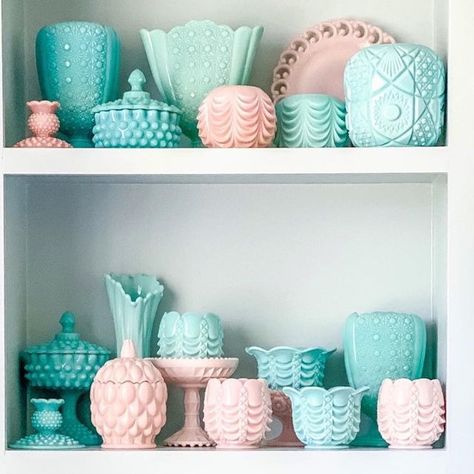 Lauren Sakalarios on Instagram: "Pink and turquoise kinda mood. The majority of these pieces are Fenton or Fostoria (def some of my favs) with a few pieces of pink Jeanette milk glass mixed in. Link in Bio to SHOP this post. http://liketk.it/3qvtF #decorinspo #decor #mybhghome #bhghome #myhousebeautiful #moreismoredecor #grandmillennial #grandmillennialdecor #chinoiserie #chinoiseriechic #chinoiseriechicstyle #mytradhome #traditionaldecor #vintagedecor #colorismyjam #homedecor #traditionalhome #milkglass #pinkmilkglass #bluemilkglass #milkglasslove #shelfie #colorfullycollected #obsessioncollection" Curio Decor, Pink Milk Glass, Milk Glass Display, Hobnail Milk Glass Vase, Grand Millennial Decor, Colored Milk Glass Vintage, Green Milk Glass, Milk Glass Decor, Thrifted Decor