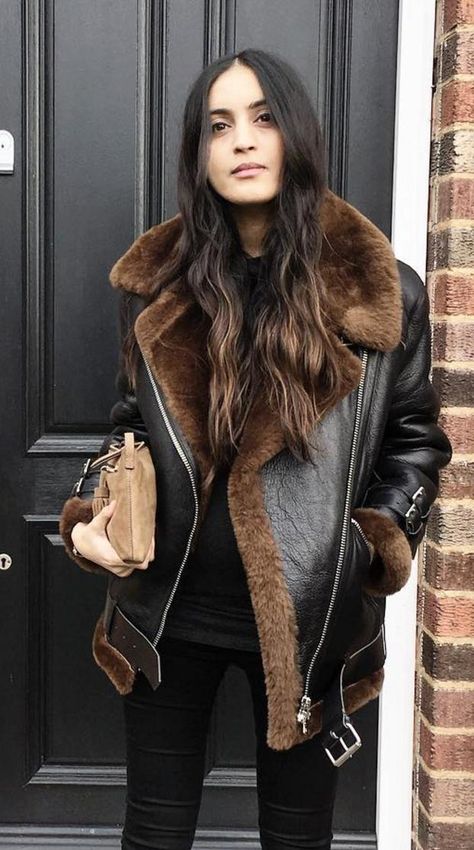 Shearling Leather Jacket, Winter Fur Coats, Women Coat, Trendy Fall Outfits, Winter Coats Jackets, Shearling Jacket, Jacket Outfits, Coats For Women, Winter Outfits