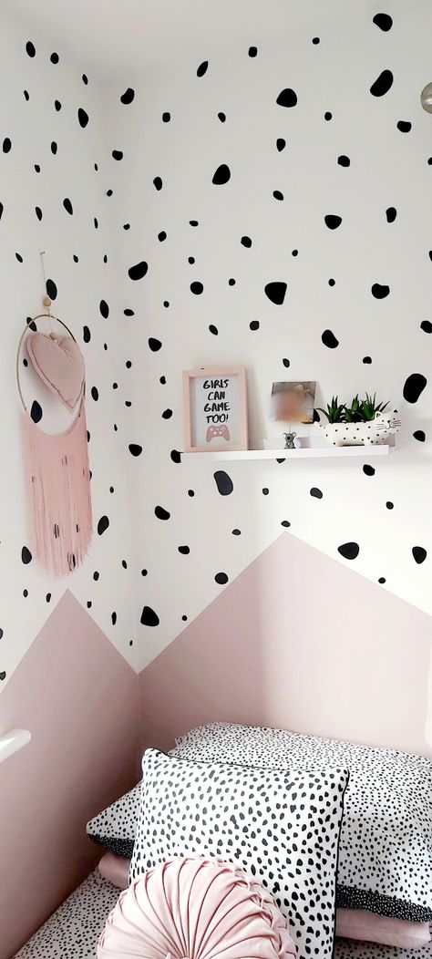 Pink Dalmation Bedroom, Dalmatian Wallpaper Bedroom, Dalmation Print Bedroom, Dalmatian Nursery Ideas, Girls Dalmation Bedroom, Dalmation Wallpaper Bedroom, Dalmation Bedroom, Dalmatian Bedroom, Dalmation Wallpaper