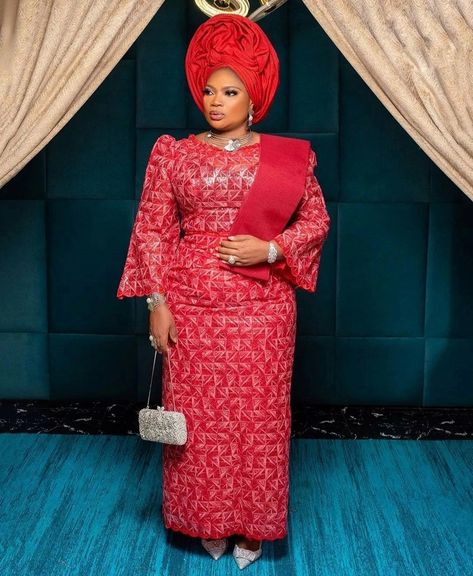 Iro And Buba Styles Lace, Iro And Buba, Lace Blouse Styles, Nigerian Traditional Dresses, Nigerian Lace Dress, Nigerian Outfits, Nigerian Dress, African Attire Dresses, African Wedding Attire