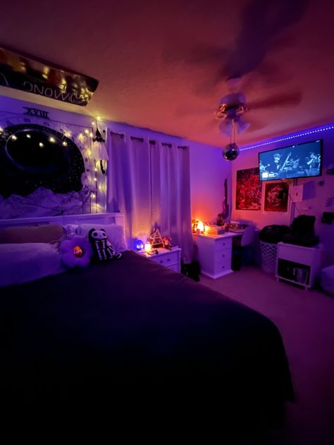 #indie #grunge #bedroom #lgbtqrooms #gay #ledlights #tapestry #coolroom #bedroomideas #purple #saltlamp #crystals #plushies Chill Rooms, Chill Room Ideas, Room Ideas Dark, Hypebeast Room, Room Organization Bedroom, Hangout Room, Luxury Room Bedroom, Chill Room, Cute Diy Room Decor