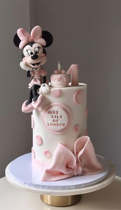 Mini Mouse Cakes Ideas Girl Birthday, Baby Girl 1st Birthday Cake, First Birthday Cake Boy, Girl 1st Birthday Cake, Boy First Birthday Cake, First Birthday Cake Ideas, Minnie Mouse Cake Design, Birthday Cake Boy, Birthday Cake Girl