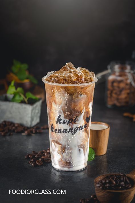 Boba Menu, Bubble Tea Menu, Food Photography Lighting, Milk Tea Recipes, Beverage Photography, Coffee Shop Photography, Coffee Shot, Bubble Milk Tea, Drink Photography