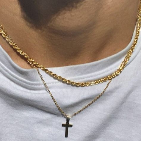 Chain Stacking Men, Gold Chain Aesthetic Men, Aesthetic Chains Men, Gold Chain Layering, Gold Pendants For Men, Chains Aesthetic, Gold Necklace For Men, Mens Gold Jewelry, Minimal Necklace