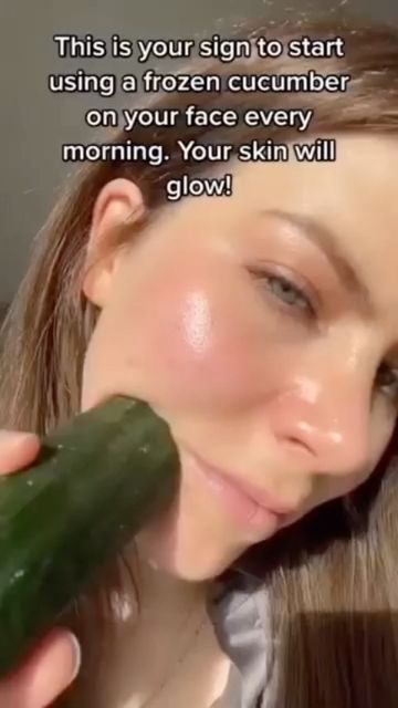 DIYS Home Plant on Instagram: "Have you tried the frozen cucumber hack already? 🥒🧊♥️ Credit to @lisa.beautify . Follow HER for more post like this! . . . . #frozencucumber #beautyhack #beautyhacks #skincareroutine #skincare #skincaretips #acneroutine #morningroutine #acnejourney #faceyoga #guahsa Disclaimer: no medical advice. Spot test first." Skin Care Routine At Home, Clear Skin Face, Face Tips, Basic Skin Care Routine, Clear Skin Tips, Perfect Skin Care Routine, Homemade Beauty Tips, Healthy Skin Tips, Natural Skin Care Routine