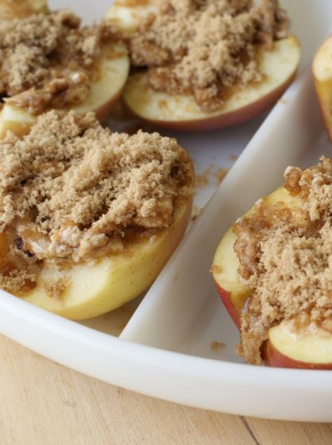 Oven Baked Apples, Apple Recipes Easy Healthy, Oven Baked Apple, Baked Apples Recipe, Easy Baked Apples, Baked Apple Dessert, Pink Pirate, Baked Apple Recipes, Apple Recipe