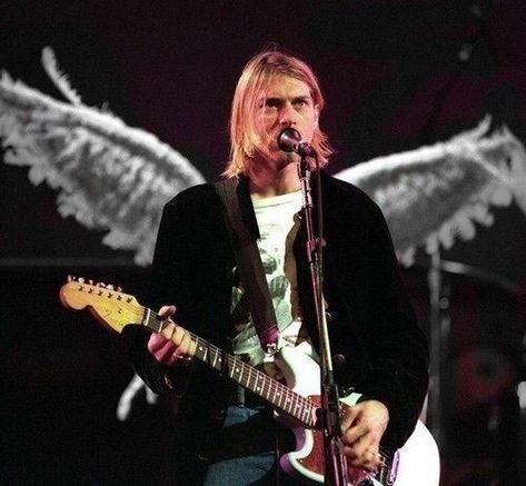 Aesthetic Kurt Cobain, Kurt Cobain Aesthetic, Kurt Cobain Pfp, Kurt Cobain 90s, 90s Kurt Cobain, Curco Vein, Kurt Cobain Photos, Kurt Cobain Nirvana, Kurt And Courtney