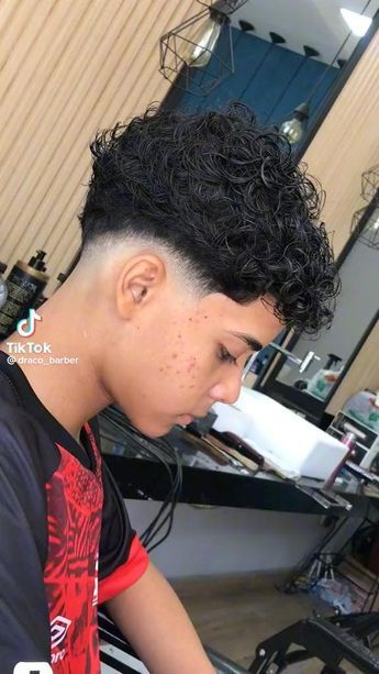 Mens Curly Fade, Low Fade Curly Hair Men, Mens Curly Hairstyles Short, Curly Hair Low Taper, Low Drop Fade Curly Hair, Curly Hair Hairstyles Men, Low Taper Fade Haircut Curly Hair, Low Taper Curly Hair, Burst Fade Curly Hair