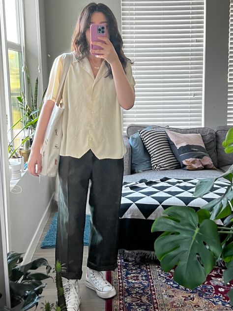 2023 Trouser Outfits, Retro Lesbian Style, Queer Spring Outfits, Masc Style Women Summer, Gender Neutral Work Outfits, Soft Masc Summer Outfits, Lesbian Button Up Outfits, Masc Date Outfits, Summer Queer Outfits