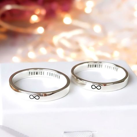 Father Daughter Rings, Personalized Ring Box Wedding, Silver Ring For Boyfriend, Cool Wedding Rings Couple, Promise Ring For Couples, Promise Rings Couples, Infinity Couple Rings, Couple Silver Rings Design, Silver Couple Ring Design