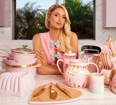 What Is Paris Hilton’s Net Worth: How the Hotel Heiress Makes Money Black Pink Kitchen, Paris Inspo Pics, Pink Kitchenware, Gum Aesthetic, Paris Hilton Fashion, Pink Kitchen Accessories, Barbie Lifestyle, Trip Necessities, Pink Y2k Aesthetic