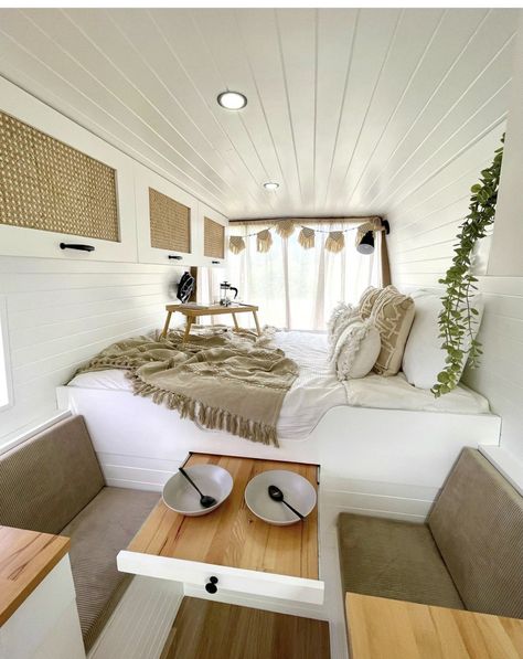 Caravan Ideas, Caravan Decor, Camper Interior Design, Tiny House Camper, Caravan Makeover, Vintage Camper Remodel, Caravan Renovation, Kombi Home, Van Conversion Interior