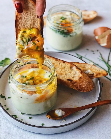 Recipe: Cauliflower Mash and Eggs in a Jar (Eggslut Inspired!) - Nomtastic Foods Soft Boiled Eggs Breakfast Ideas, Eggslut Recipe, Courtney Williams, Creative Egg Recipes, Bread Photography, Coddled Eggs, Recipe Cauliflower, Fancy Breakfast, Runny Eggs