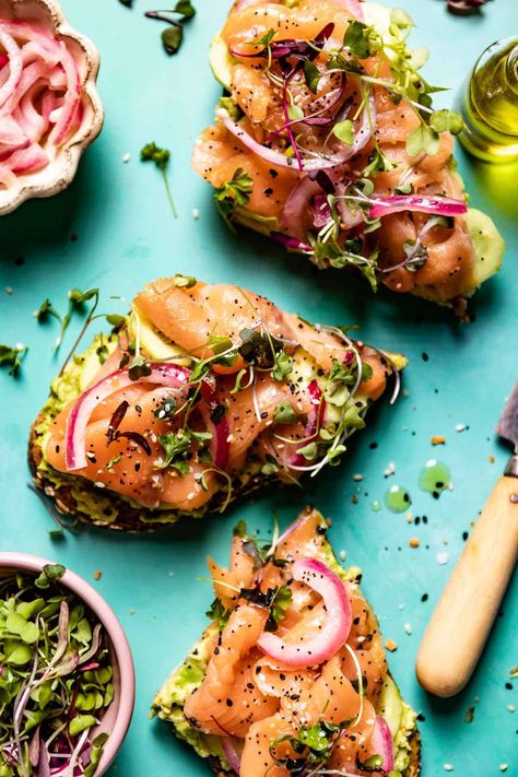 Salmon Avocado Toast, Lox Recipe, Smoked Salmon Breakfast, Salmon Breakfast, Smoked Salmon Recipes, Easy Breakfast Recipe, Everything Bagel Seasoning, Avocado Toast Recipe, Bagel Seasoning