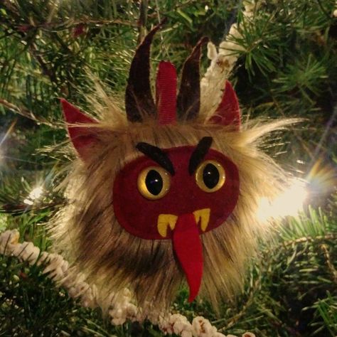 Krampus ornament! 👹🎄🎁 Yule Goat Diy, Diy Krampus Ornament, Creepy Santa, Krampus Silhouette, Krampus Ornaments, Krampus Crafts, Krampus Decorations, Weird Ornaments, Yule Traditions