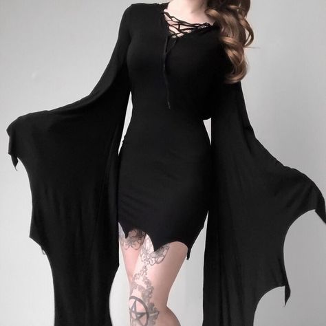 Instagram'da DevilNightUK: “Bat Women; Dress reference: DW202 DevilNight.co.uk / We Ship Worldwide #devilnight #devilnightuk #goth #gothic #gothicfashion #gothiclook…” Diy Goth Clothes, Bat Sleeves Dress, Black Gothic Dress, Dress Reference, Fall Fashion Skirts, Witch Fashion, Goth Dress, Bat Sleeve, Gothic Dress