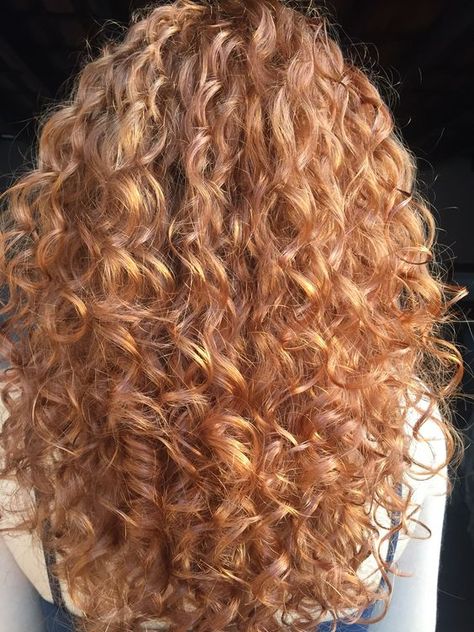 Curly Red Hair, Dyed Curly Hair, Highlights Curly Hair, Curly Hair Photos, Blonde Curly Hair, Colored Curly Hair, Strawberry Blonde Hair, Curly Hair Inspiration, Hair Toppers