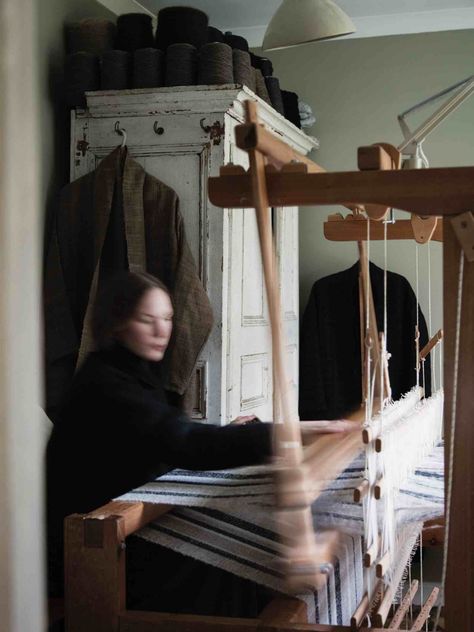 Weaver Aesthetic, Weaving Aesthetic, Amy Revier, Weave Aesthetic, Willow Weaving, Led Projects, Hampstead Heath, Weaving Loom, Weaving Designs