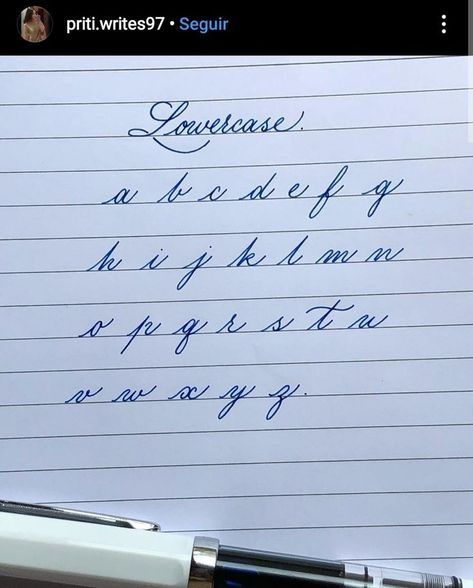 Aesthetic Cursive Writing Alphabet, Handwriting Styles Alphabet Aesthetic, Aesthetic Cursive Alphabet, Cursive Hand Writing Practice, Handwriting Styles Letters, Penmanship Handwriting Alphabet, Penmanship Handwriting Practice, Aesthetic Cursive Handwriting Alphabet, Pretty Hand Writing Alphabet