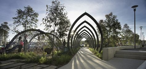 View north from the corner of Harris Street and Pirrama Road. The park’s waterfront promenade is an important link in the open space that extends from Glebe to Rushcutters Bay. Image: Brett Boardman Waterfront Promenade, Green Building Architecture, Origami Architecture, Corridor Design, Linear Park, Building Entrance, Art Assignments, Park Landscape, Architecture Landscape