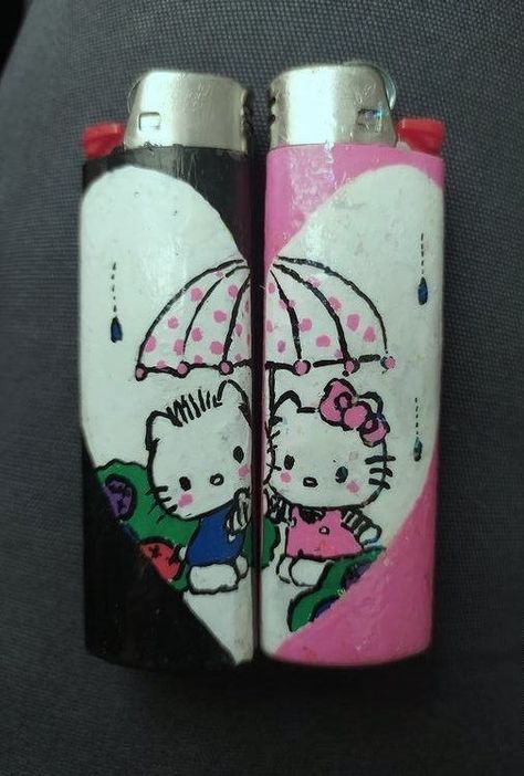 Images Hello Kitty, Cool Lighters, Hello Kitty Aesthetic, Hello Kit, Y2k Pink, Purple Outfits, Hello Kitty Pictures, Puff And Pass, Hello Kitty Items