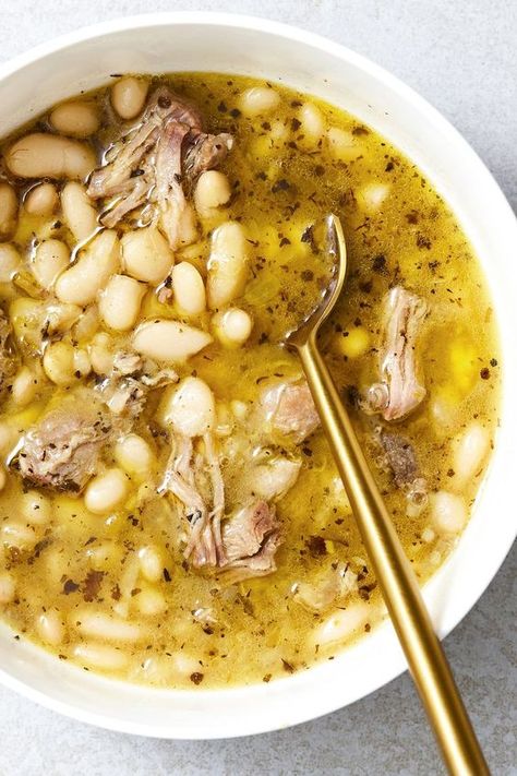 Navy Beans, Plats Healthy, Bean Soup Recipes, White Bean Soup, Easy Soups, Easy Soup Recipes, Soup And Sandwich, White Bean, Bean Soup