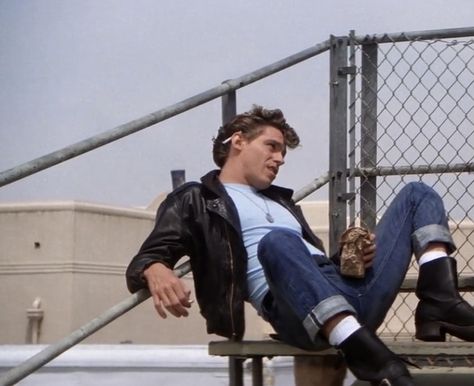 Jeff Conaway as Kenickie in a scene from the Paramount musical 'Grease', 1978. #grease #1978 #kenickie #kenickiemurdoch #jeffconaway Kenickie Murdoch, Kenickie Grease, Danny Zuko Grease, Jeff Conaway, Greaser Aesthetic, Grease 1978, Grease Movie, Grease Is The Word, Grease Musical