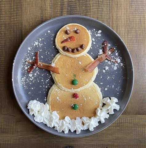 Christmas Breakfast Ideas For Kids, Christmas Breakfast Ideas, Christmas Pancakes, Breakfast Ideas For Kids, Decorações Com Comidas, Food Art For Kids, Cute Snacks, Easy Food Art, Christmas Brunch