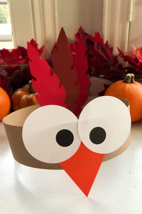 40 Easy Thanksgiving Crafts for Kids - Thanksgiving DIY Ideas for Kids Meaningful Crafts, Thanksgiving Crafts For Toddlers, Fun Thanksgiving Crafts, Thanksgiving Crafts Preschool, Easy Thanksgiving Crafts, November Crafts, Kids Thanksgiving, Turkey Crafts, Thanksgiving Preschool