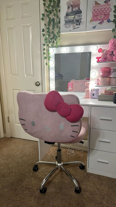 Hello Kitty Vanity, Vanity Hello Kitty, Dorm Pink, Cute Desk Chair, Hello Kitty Room Decor, Hello Kitty Bedroom, Hello Kitty House, Hello Kitty Rooms, Luxury Room Bedroom