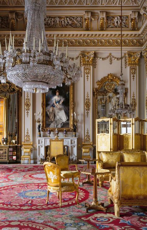 White Drawing Room, Buckingham Palace, by Ashley Hicks Palace Aesthetic, French Country Decorating Bedroom, Buckingham Palace London, London Residence, Cabana Magazine, State Room, Palace Interior, French Country Bedrooms, Castles Interior