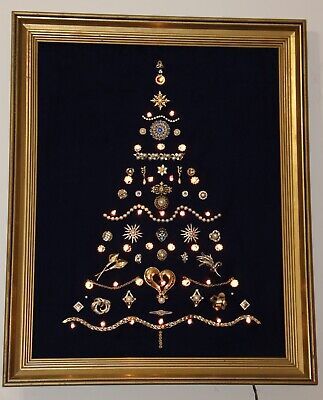 Rosary Christmas Tree, Christmas Tree Made Out Of Old Jewelry, Christmas Tree With Old Jewelry, Vintage Jewelry Christmas Trees, Jewelry Canvas Art, Old Jewelry Ornaments, Vintage Jewelry Heart Art, Cross Made From Old Jewelry, Jewelry Trees Christmas