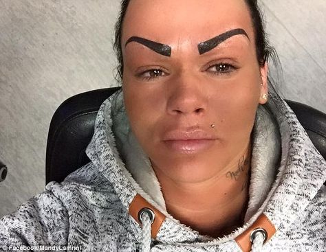 Bad Eyebrow Tattoo, Kylie Jenner Eyebrows, Funny Eyebrows, Crazy Eyebrows, Tattoos Gone Wrong, Bad Eyebrows, Bentuk Alis, Brow Tattoo, Beautiful Eyebrows