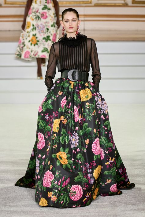 Carolina Herrera Fall 2023 Ready-to-Wear Fashion Show Collection: See the complete Carolina Herrera Fall 2023 Ready-to-Wear collection. Fall 2023 Ready To Wear, 2023 Ready To Wear, Fall 2023, Fashion Show Collection, Carolina Herrera, Couture Fashion, New York Fashion Week, New York Fashion, Passion For Fashion