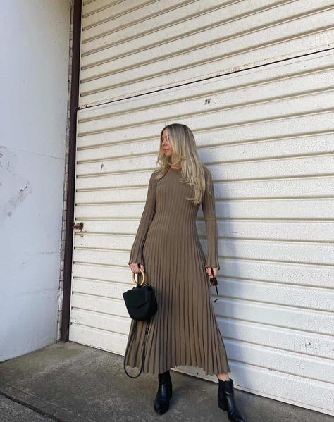 Long Knit Dress Outfit Winter, Japandi Outfits, Knit Dress With Boots, Long Dress Boots, Midi Dress With Boots, Sweater Dress With Boots, Ny Winter, Knitted Dress Outfit, Dresses Elegant Long