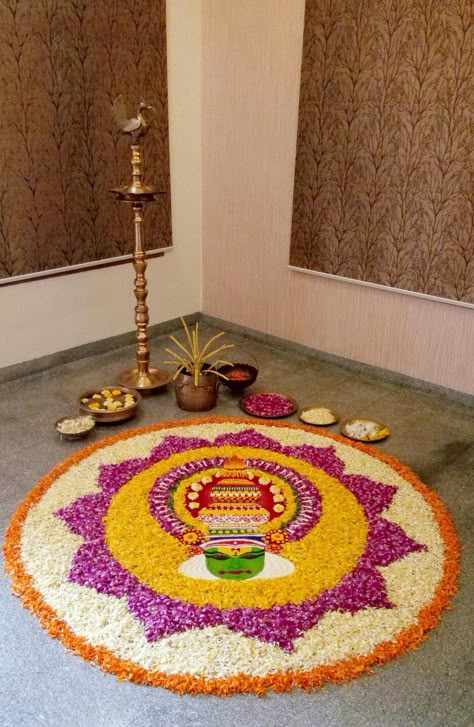 Pookalam Design With Theme, Kathakali Onam Pookalam, Pookolam Design Onam For Competition, Kathakali Pookalam Design, Pookolam Design Onam Theme, Kathakali Pookalam, Pookalam Design Onam With Theme, Flower Carpet Design Onam, Onam Rangoli Design