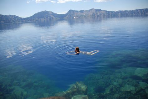 11 places in Oregon to swim in crystal clear waters Exploring Oregon, Oregon Adventures, Oregon Lakes, Crater Lake Oregon, Trillium Lake, Silver Falls State Park, Ice Lake, Oregon Hikes, Crater Lake