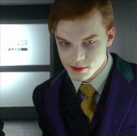 Young joker from Gotham Jeremiah Valeska, Gotham Joker, Lost Weight, Gotham, Diet Plan, Save Money, Lost, Canvas Prints, Makeup