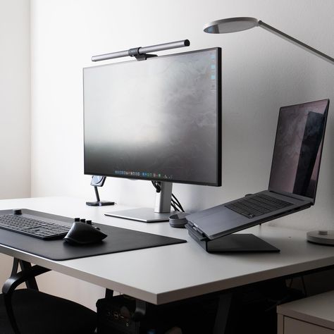 Very simple quote: “Less is more”. I’m really thinking about keeping the desk as clean as you see, is the most satisfying view I’ve ever had. Wallpaper from Orbilith pack, link in bio. - Follow me @fbrown_visuals for daily tech! - #desksetup #deskgoals #studio #macbook #macbookpro #office #minimalism Clean Desk Setup, Minimalist Office Desk, Minimal Desk Setup, Tech Room, Minimal Desk, Modern Home Offices, Dream Desk, Clean Desk, Computer Desk Setup