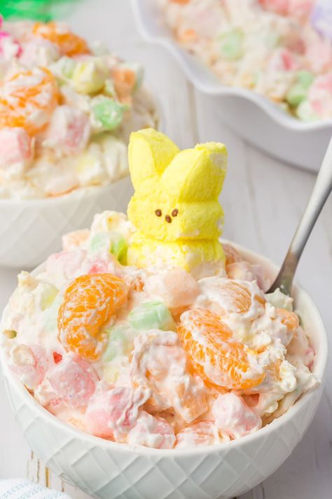 Easter Fruit Fluff in a bowl Fruit Fluff Dip, Easter Fruit Salad, Easter Salad, Easter Fruit, Homemade Whipped Cream Recipe, Princess Pinky Girl, Easy Easter Desserts, Pinky Girl, Fluff Recipe